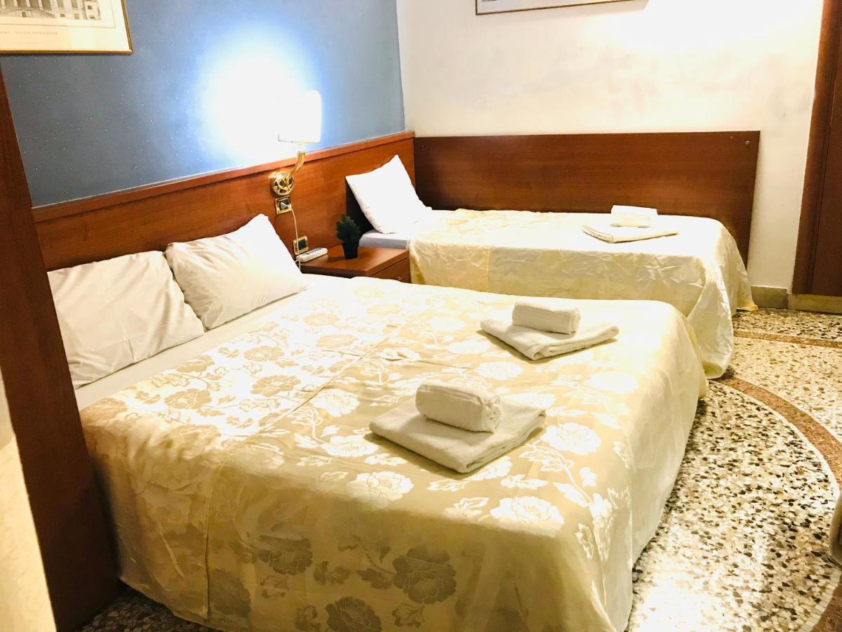 Holiday Rome Termini Hotel Exterior foto